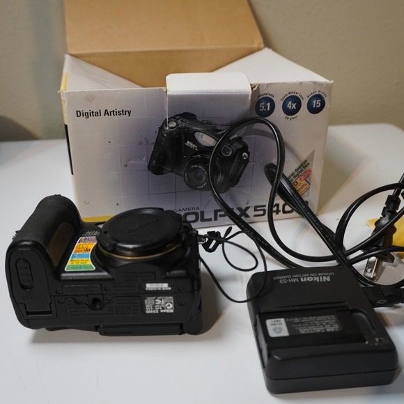 Nikon Other - Nikon‎ COOLPIX S5400 Digital Camera Black 5.1MP 4x Optical Zoom FOR PARTS READ